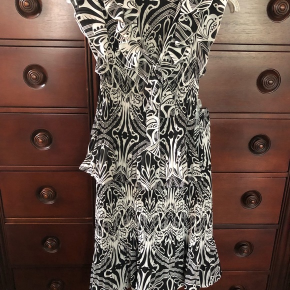 Allison Taylor Dresses & Skirts - 💕Pleated Skirt and Top 💕